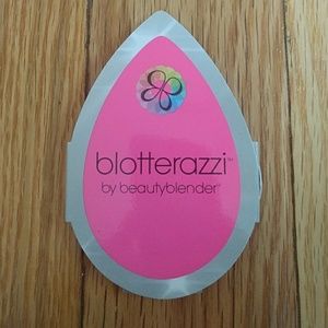 ‼️New Item‼️🍁 Bloterazzi by beauty blender 🍁